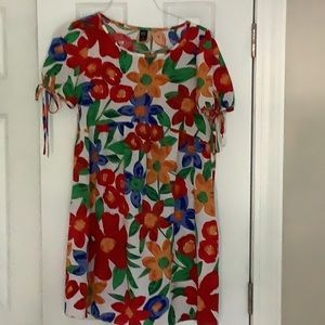 Emery Rose darling flowered dress, with ties on short puffy sleeve, size S